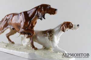 Статуэтка Охотничьи собаки, большая. Фарфор, роспись. Германия, Хутченройтер, 1950е