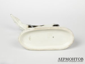 Статуэтка «Стоящая борзая». Goldscheider, Австрия, 1911–1912 годы