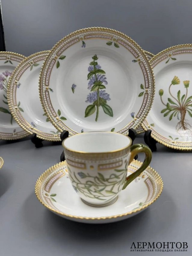 Чайная пара «Flora Danica». Фарфор, роспись, золото, Royal Copenhagen, Дания