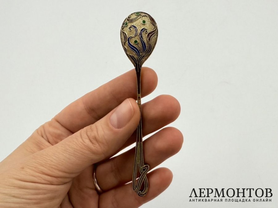 Ложка кофейная. Россия, бр. Грачевы, 1900-е гг. Серебро 84 пробы, эмаль.