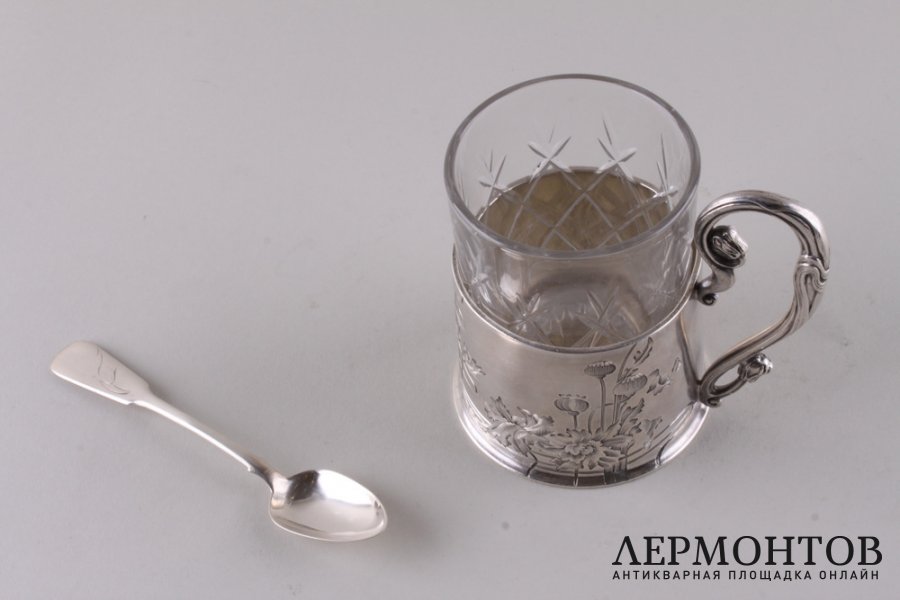 Подстаканник Маки со стаканом и ложкой. Серебро 84 пробы. Российская империя, 1908-17