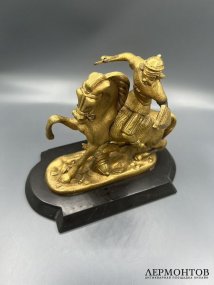 Статуэтка «Воин на коне». Бронза, золочение, камень, Западная Европа, конец 19 — начало 20 века