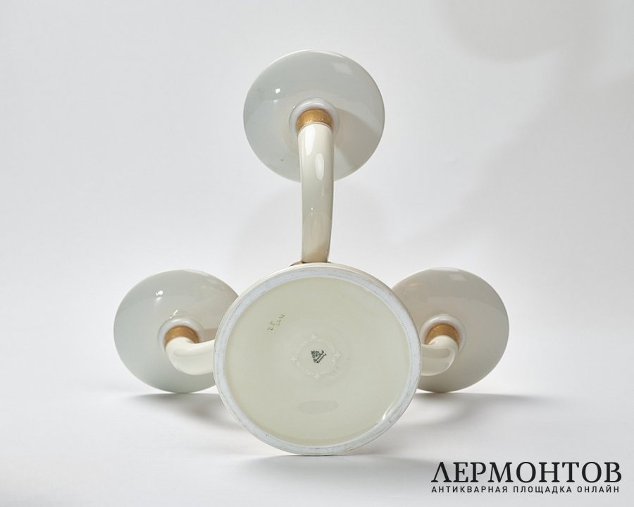 Подсвечник трёхрожковый. Фарфор, Rosenthal, Германия, 1930–1940-е годы