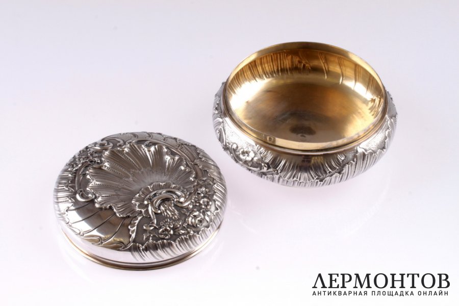 Конфетница с крышкой V.Boivin. Серебро 950. Франция
