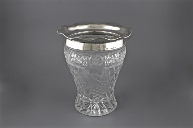 Ваза для цветов. Хрусталь, серебро 800 пробы. Австрия, Вена, 1930-е гг.