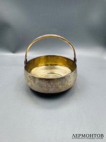 Конфетница «Ирисы» в стиле модерн. Серебро 84 пробы, А. М. Постников, Россия, 1899–1908 годы