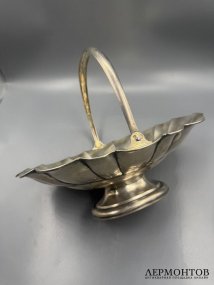 Сухарница с ручкой. Серебро 84 пробы, Россия, 1884 год