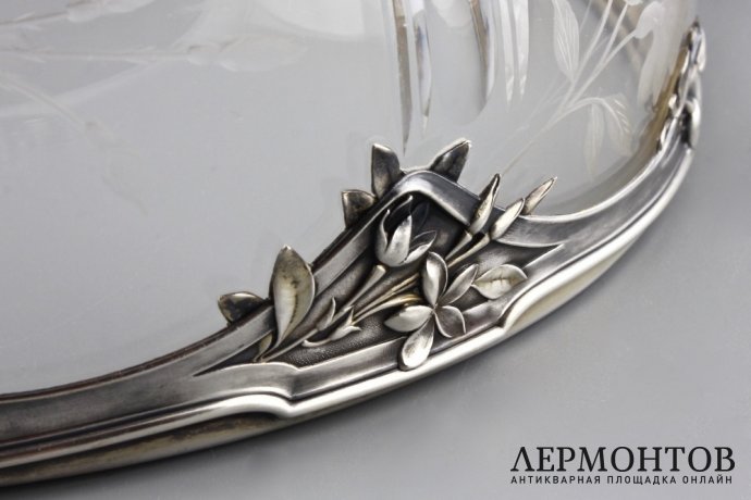 Ваза в серебряной оправе в стиле модерн. Серебро 950 пробы, стекло. Франция