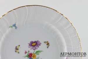 Тарелка Цветы и бабочки. Фарфор, роспись. Германия, KPM, 1943-57.