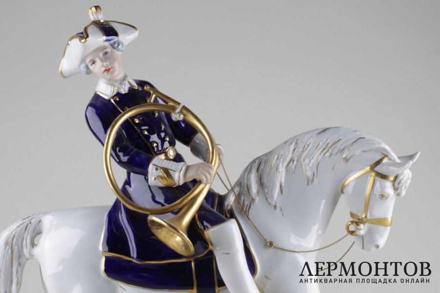 Статуэтка Охота. Фарфор. Royal Dux. Чехословакия. XX в.
