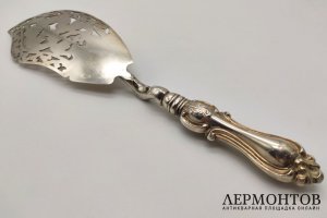 Лопатка для рыбы в стиле барокко. Серебро 84 пр. Российская империя, Петербург, 1850.