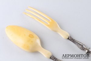 Салатная пара. Серебро 950 пробы, кость. Франция, XIX век.