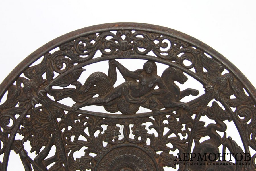 Тарелка Нептун и Наяды. Чугун. Россия, Касли, 1896 год.