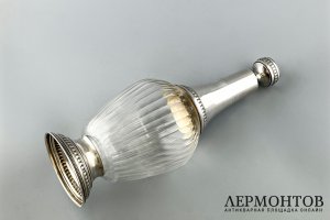 Штоф со стопками в футляре. Серебро 950 пробы, стекло. Франция, кон. XIX - нач. XX в.