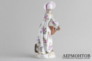 Шарманщица. Серия Обезьяний оркестр. Фарфор, роспись. Мейсенская мануфактура, 1934-45