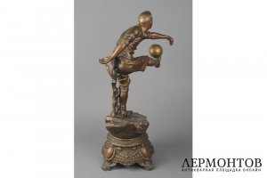 Скульптура Футболист - нападающий. Франция, Париж, 1930-е гг. Шпиатр.