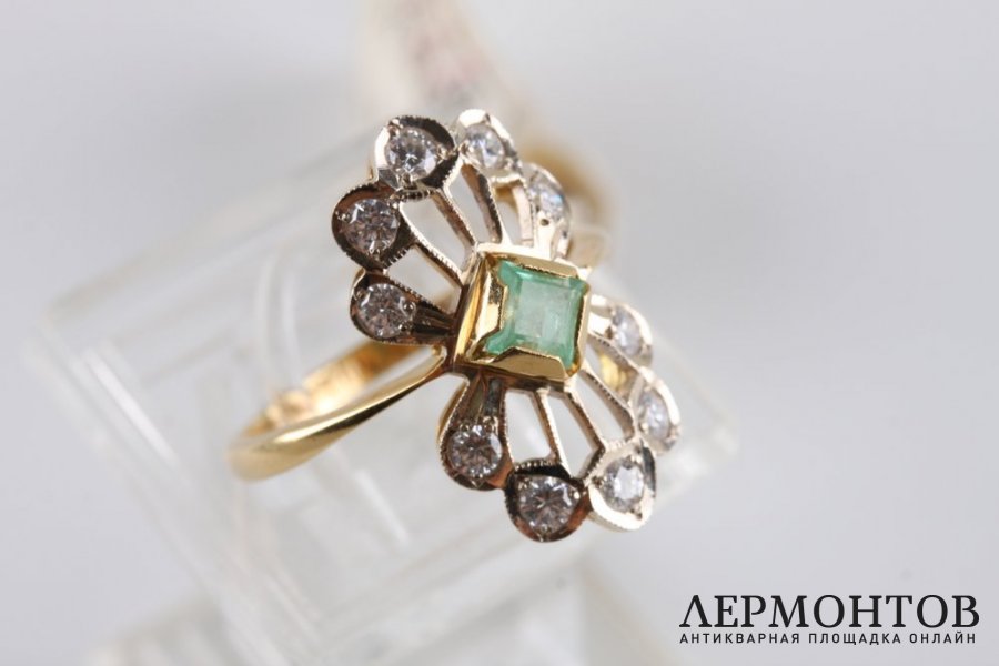 Перстень с изумрудом и бриллиантами. Золото 750. CCCР, 1970е