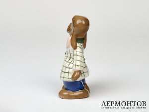 Статуэтка «Бассет». Фарфор, Royal Dux, Чехословакия, 1950 год