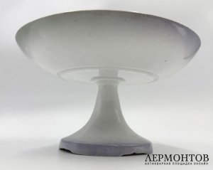 Ваза Кувшинки. Россия, Кузнецов, 1900-е гг. Фарфор, деколь с подрисовкой.