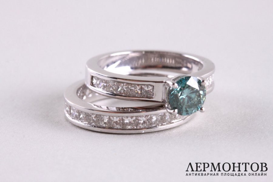 Помолвочный комплект из двух колец. Белое золото, бриллианты 3,235 ct. Бренд Melekkis