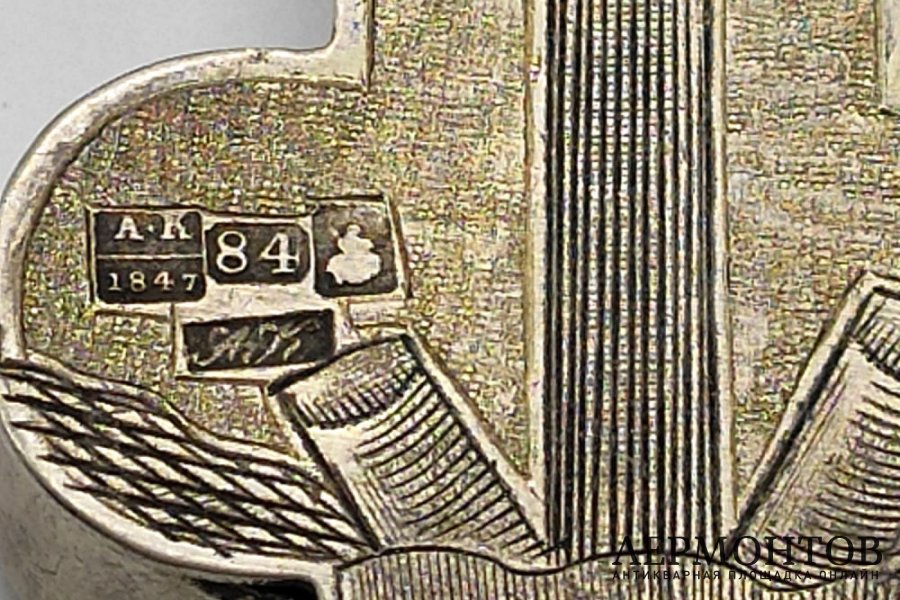 Крест-мощевик наперсный с цепью. Серебро 84 пробы. Российская империя, Москва, 1847.