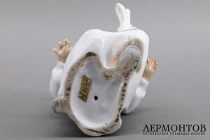 Статуэтка Докор Айболит. Г. Чечулина, авторская. Фарфор, роспись. СССР, Дулево, 1976.