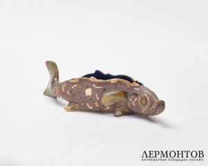 Икорница «Рыба». Майолика, Wilhelm Schiller & Sohn, Австрия, 1885–1895 годы