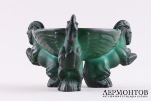 Пепельница в стиле Ар деко с Пегасами. Чехия, 1960-1970-е гг. Малахитовое стекло.