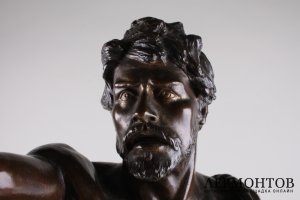 Скульптура. Гладиатор на арене. П. Велионский. Бронза, патина. Италия, 1880-е гг.