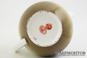 Молочник в стиле модерн. Российская Империя, фабрика Гарднера, 1870-1890 г. Фарфор.
