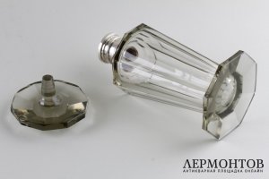Графин гранeный в стиле art deco. Стекло, литье, серебро 800. Богемия, 1930-е годы.