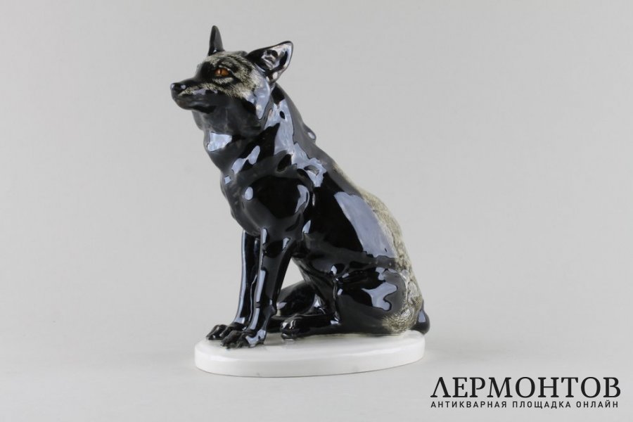 Статуэтка Чернобурая лиса. Фарфор.   Фабрика Meissen, Германия, середина 20 в.