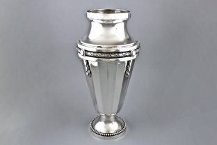 Серебряная ваза для цветов. Tetard. Серебро 950 пробы. Франция, XX в.