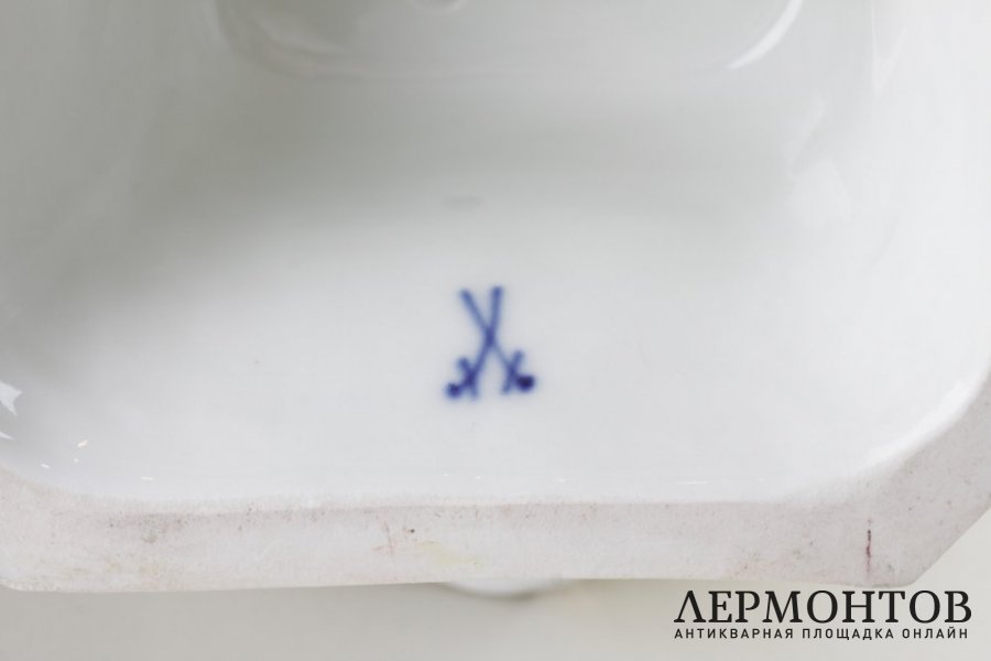 Масон с мопсом и Дама с мопсом. MEISSEN, XIX век.