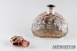 Графин из стекла цвета salmon. Серебро 925 пробы. Италия, 1935-1945 гг.