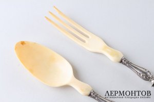 Салатная пара. Серебро 950 пробы, кость. Франция, XIX век.