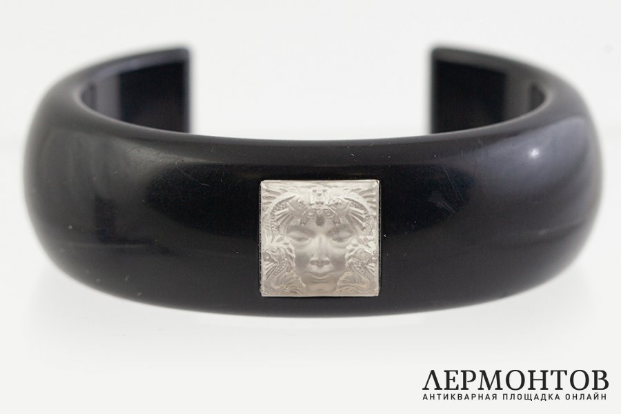 Браслет Masque de Femme. Франция, фирма Lalique, 2000-е гг. Хрусталь.