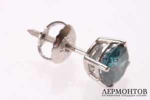 Серьга пусета. Голубой бриллиант 0,75 k. Золото 585 пробы.