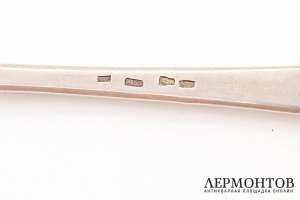 Сервировочная ложка лаконичной формы. Австрия, Вена, начало 20 в. Серебро 800 пробы.
