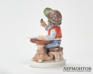 Статуэтка «Юный нумизмат». Фарфор, Goebel, Германия, 1979–1990 годы