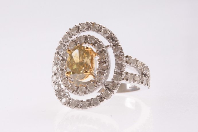 Кольцо с бриллиантами 2.80 k. Золото 585 пробы.