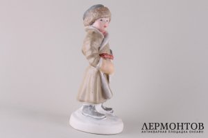Статуэтка Мужичок с ноготок. СССР, Песочное, Первомайский фарфоровый завод.