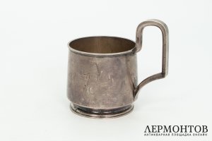 Подстаканник лаконичной формы. Россия, мастер PJS, 1889 год. Серебро 84 пробы.