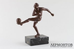 Скульптура Футболист. Западная Европа, 1920-1930-е гг. Бронза.