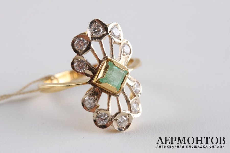 Перстень с изумрудом и бриллиантами. Золото 750. CCCР, 1970е