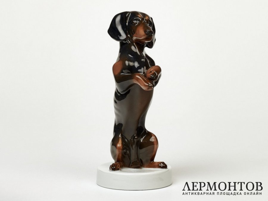 Статуэтка «Сидящая такса». Фарфор, Rosenthal, Германия, 1924 год