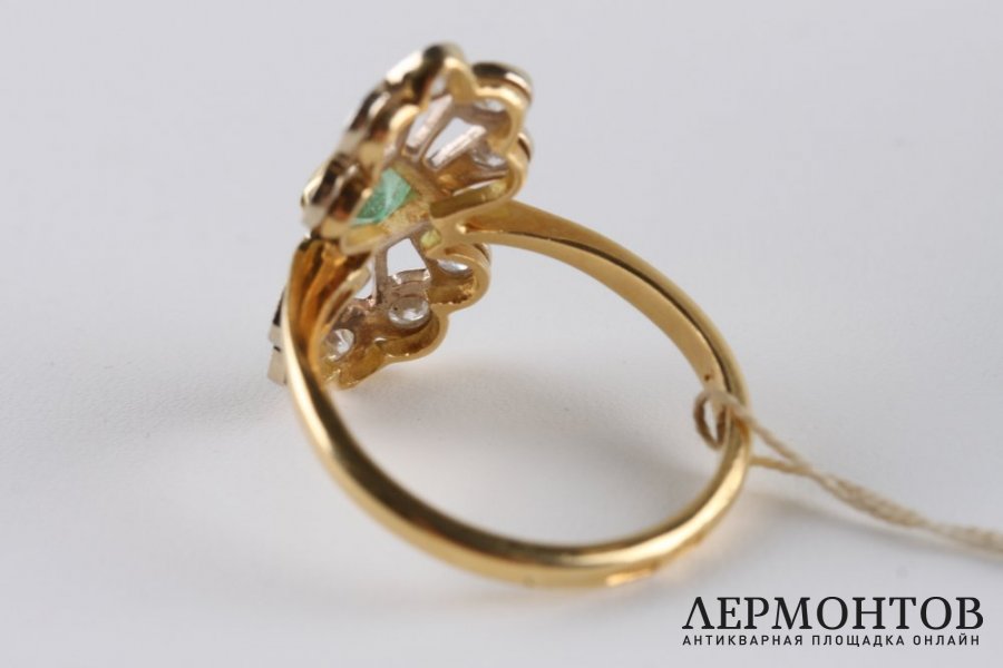 Перстень с изумрудом и бриллиантами. Золото 750. CCCР, 1970е