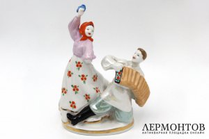 Скульптура Под гармошку. Ассортиментный образец. Фарфор, роспись. СССР, Дулево, 1961.