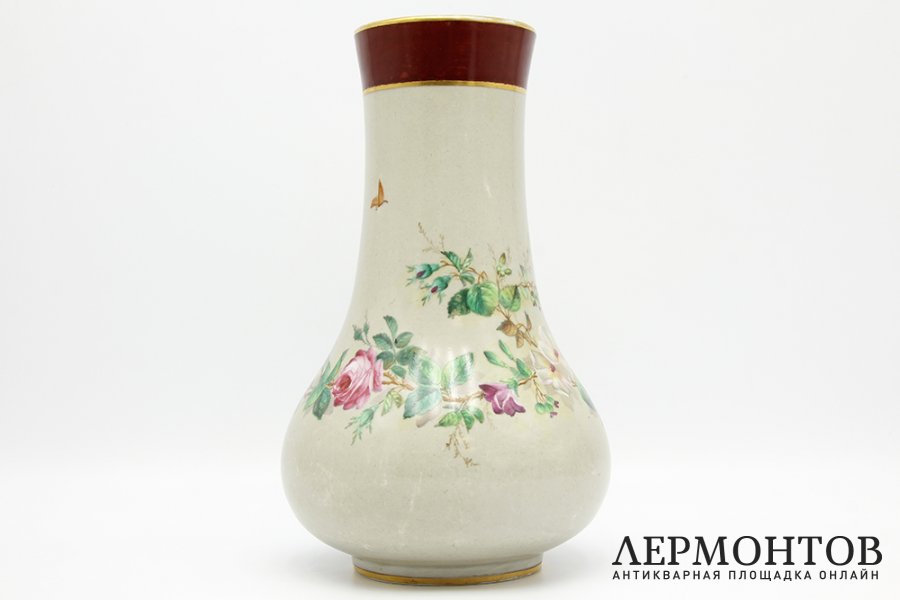 Ваза Шиповник и бабочки. Россия, ИФЗ, 1855-1881. Фарфор, роспись. 