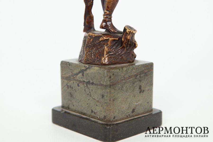 Статуэтка Охотник с зайцем. Германия, автор Franz Iffland, 1930-е гг. Бронза.